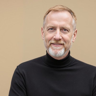 Klaus H.
